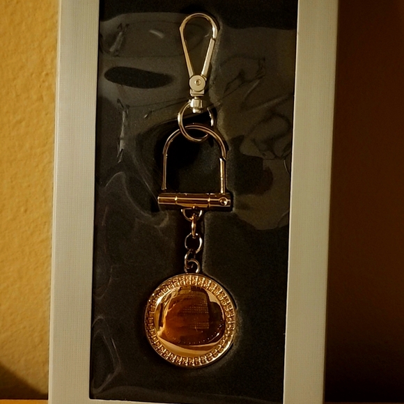 NIB Things Remembered Key Chain - Picture 1 of 1
